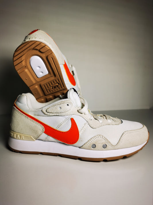 Nike Future Run Beige / Naranja No 23