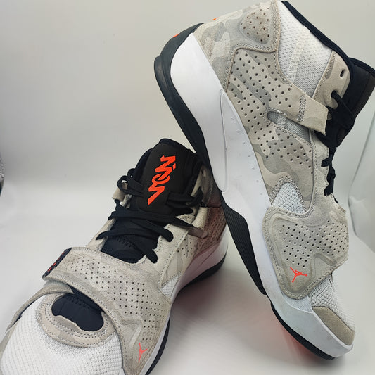 Jordan Zion Basketball Beige / Negro No 29 / No 30