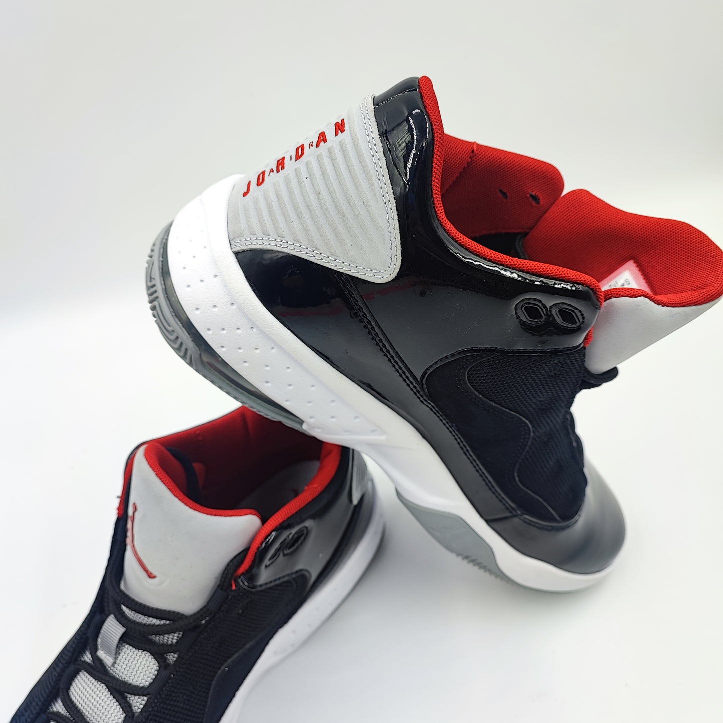 Michael Jordan Aura Basketball Pro Negro / Gris / Blanco No 27.5