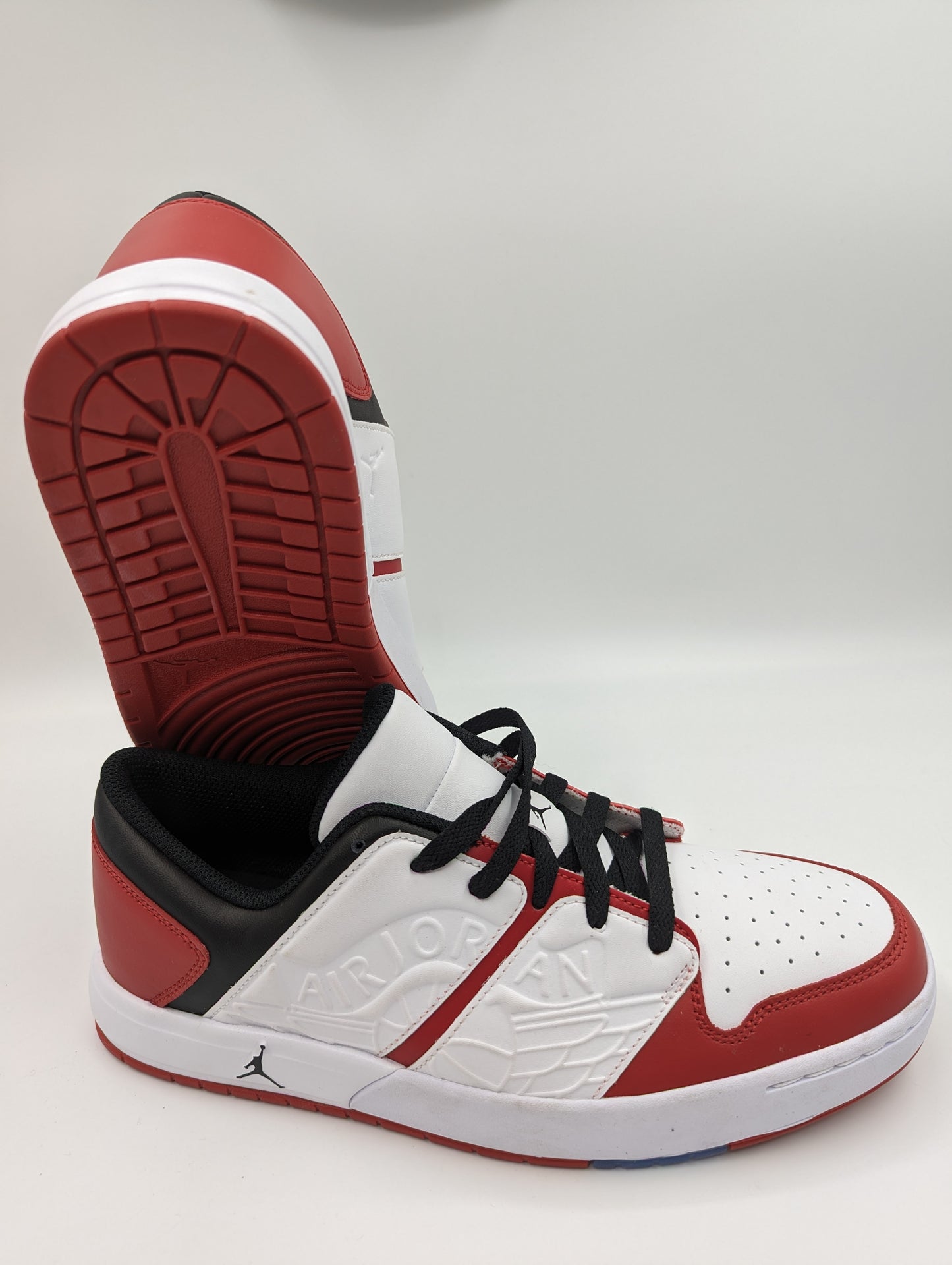 Jordan NU Retro Low 1 Especial Rojo / Blanco / Negro No 27.5