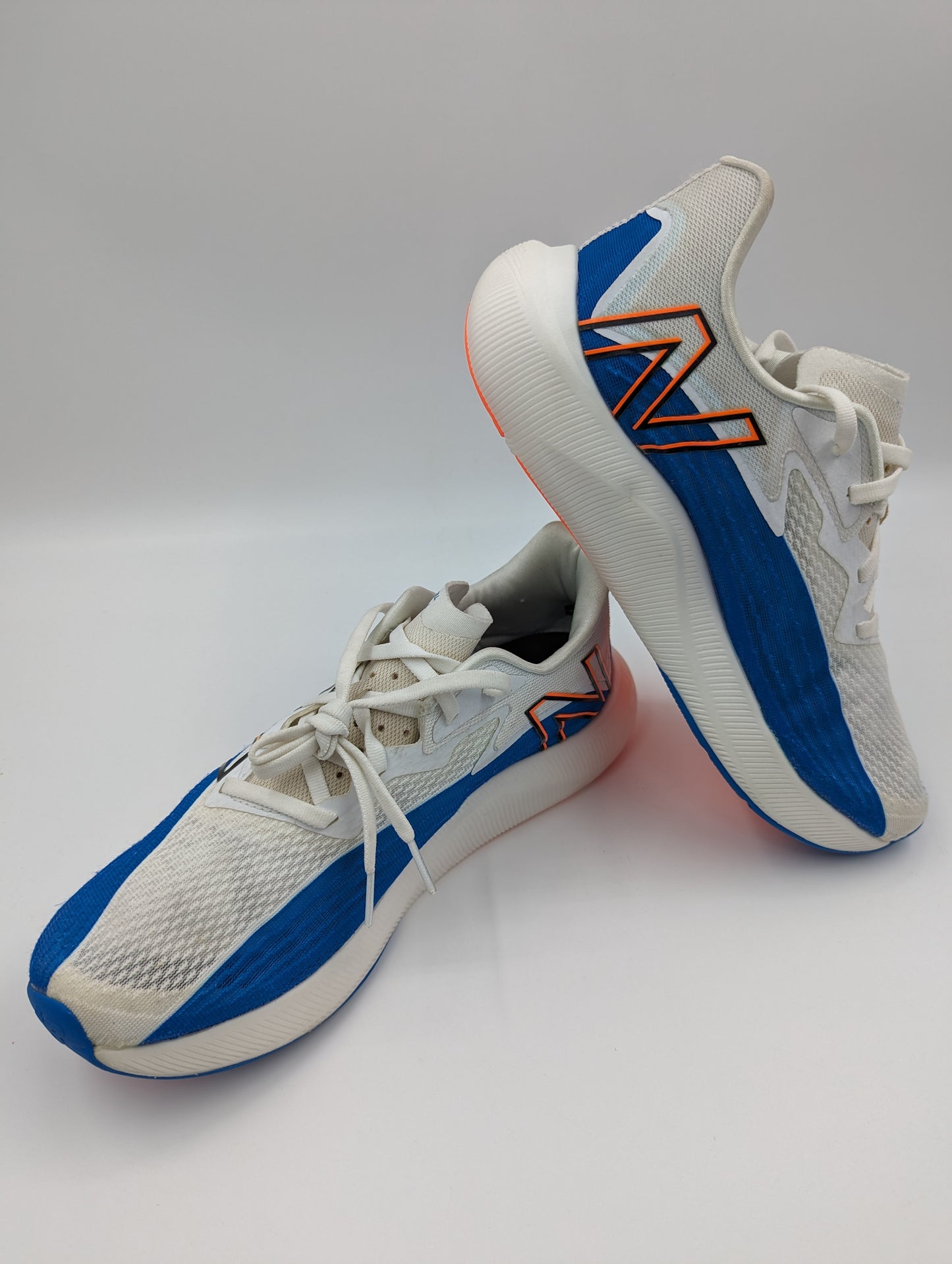 New Balance Fuel Cell Rebel V2 Running Pro Azul / Blanco No 27