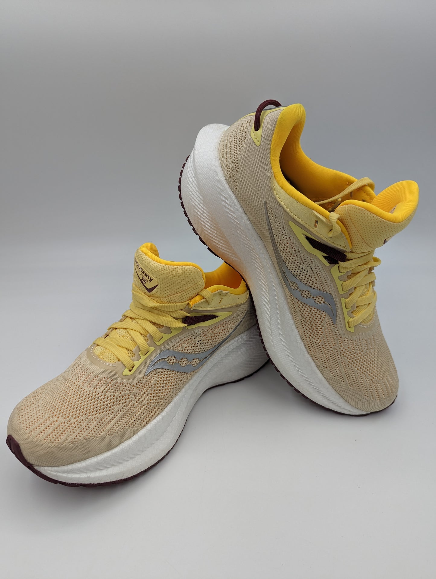 Saucony Triumph 21 Running Pro Beige / Amarillo / Blanco No 23.5