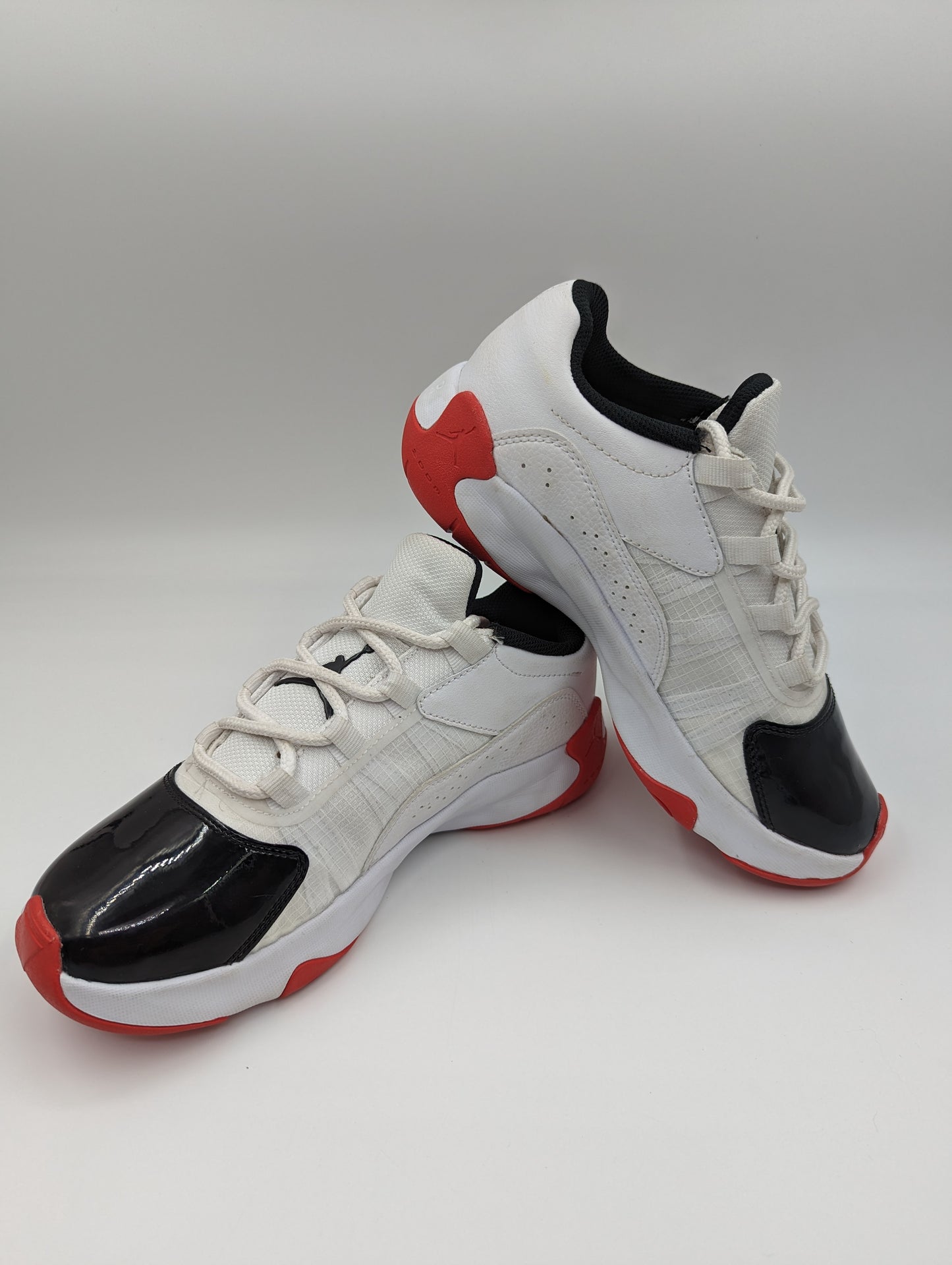 Jordan 11 Low Basketball / Casual Negro / Blanco / Rojo No 24.5
