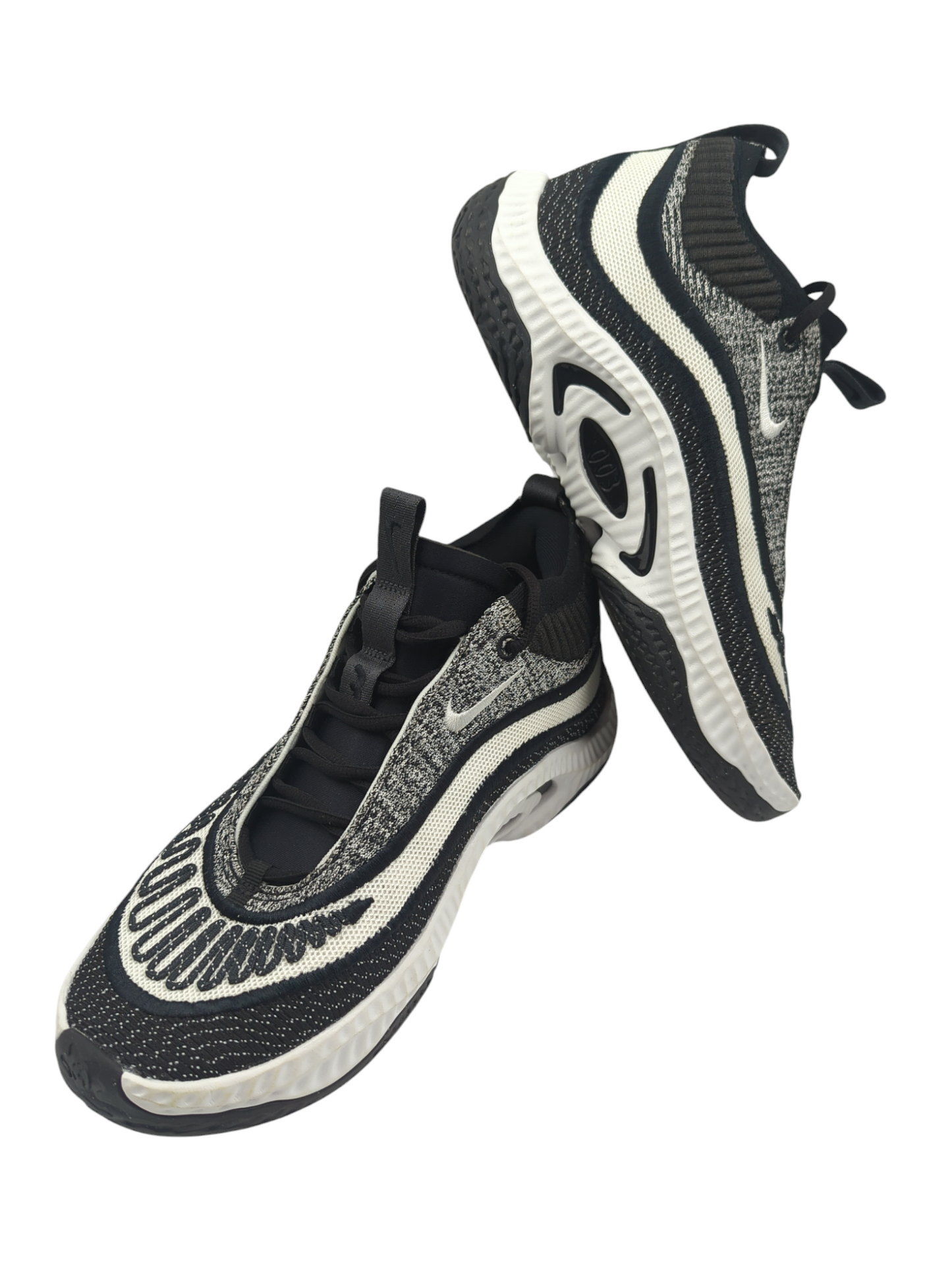 Nike Cosmic Basketball Negro / Blanco No 26.5