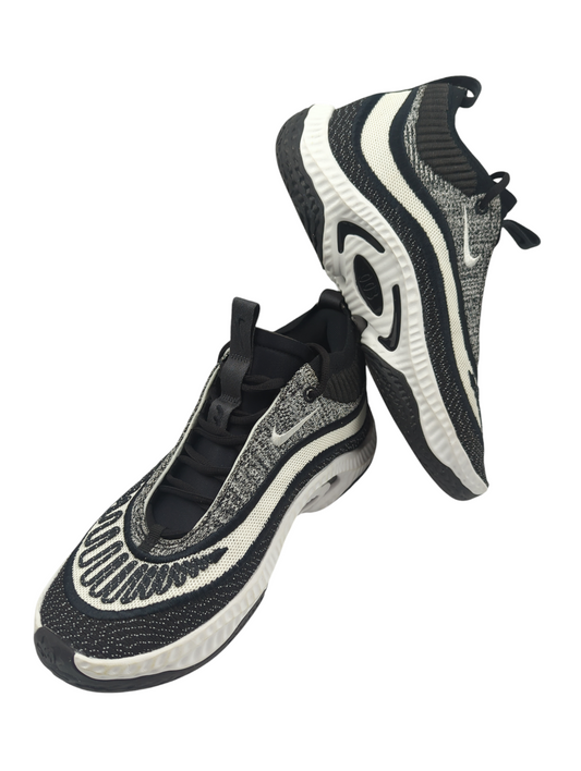 Nike Cosmic Basketball Negro / Blanco No 26.5