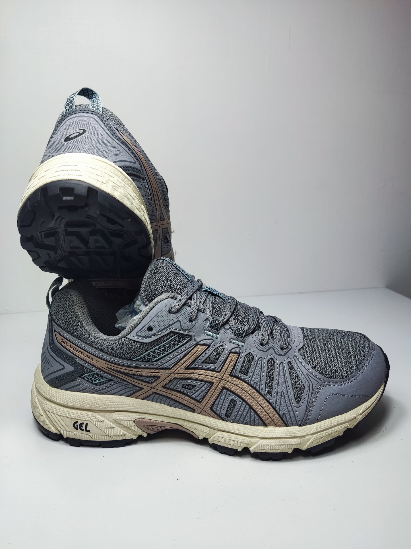Asics Gel Venture No 23.5