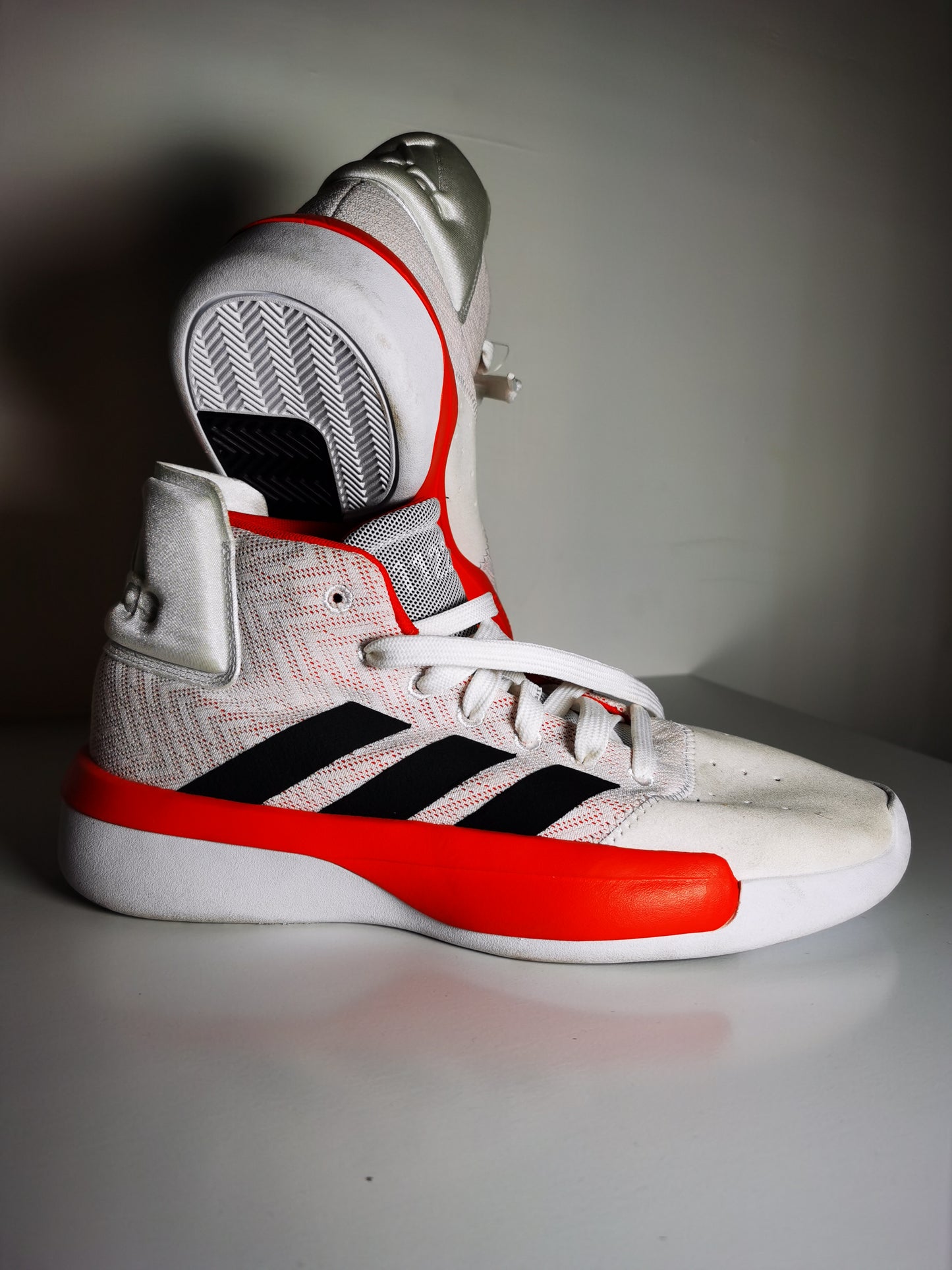 Adidas Basketball Bota Blanco / Rojo No 27