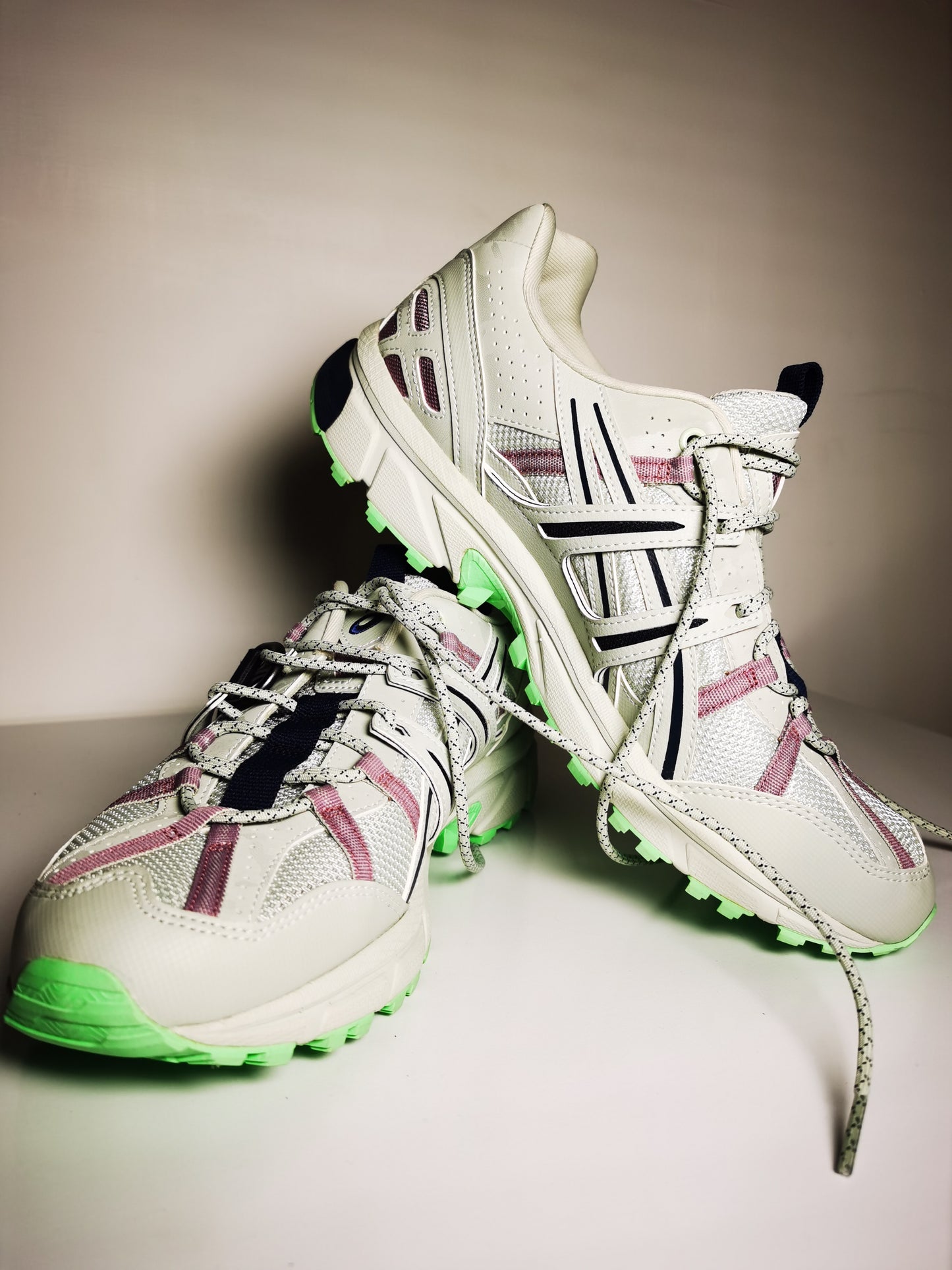 Asics Trail Sonoma Gris / Verde No 27