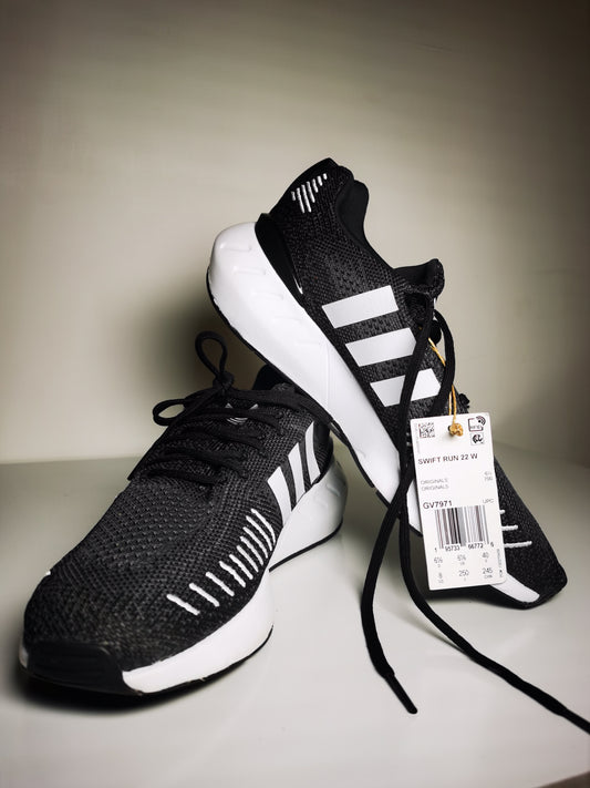 Adidas Swift Run Negro / Blanco No 25