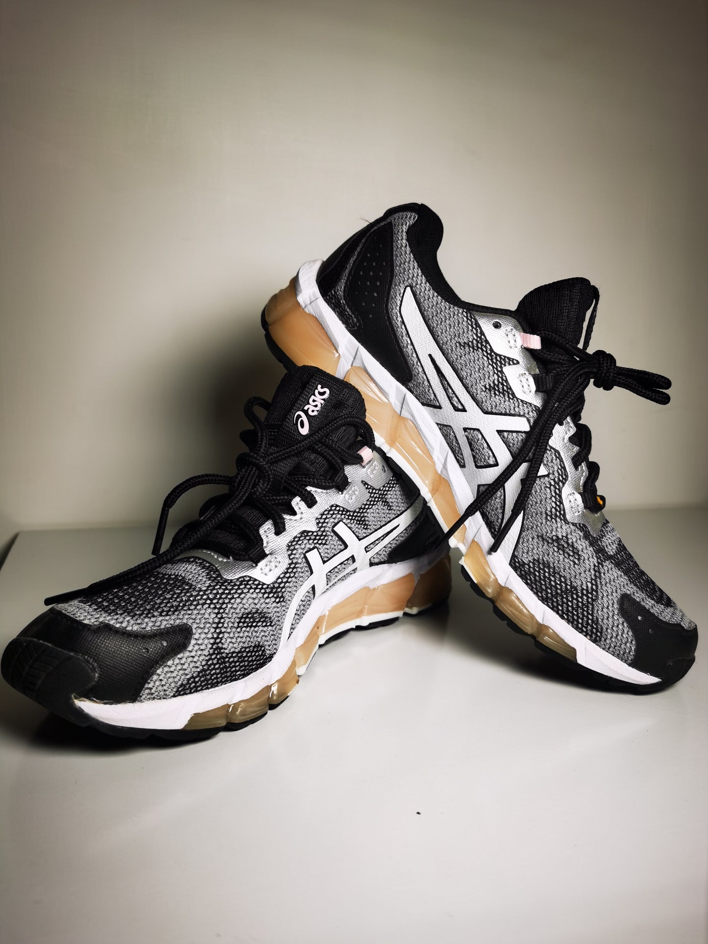 Asics Gel Quantum 360 Negro / Plata No 23.5