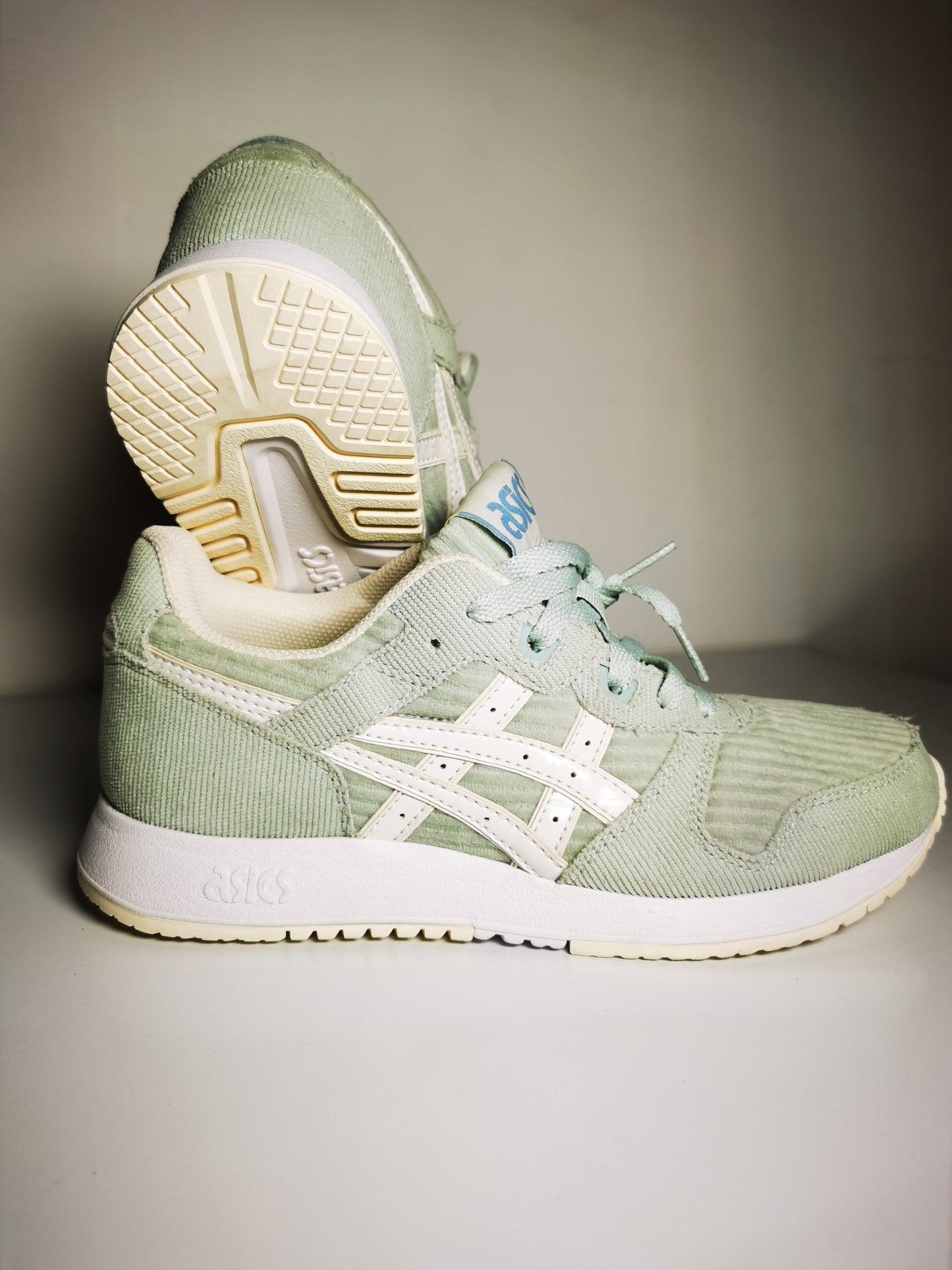 Asics Lite Classic Verde Pastel / Blanco No 24