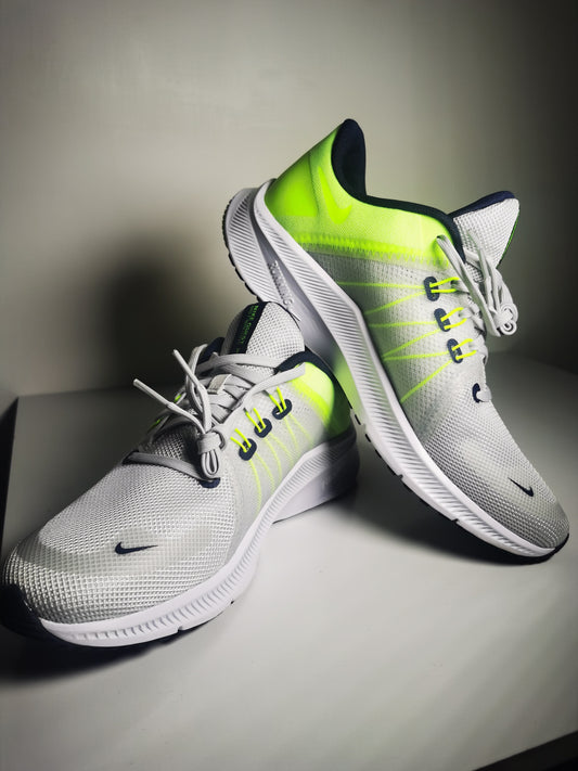Nike Quest Verde / Blanco No 26