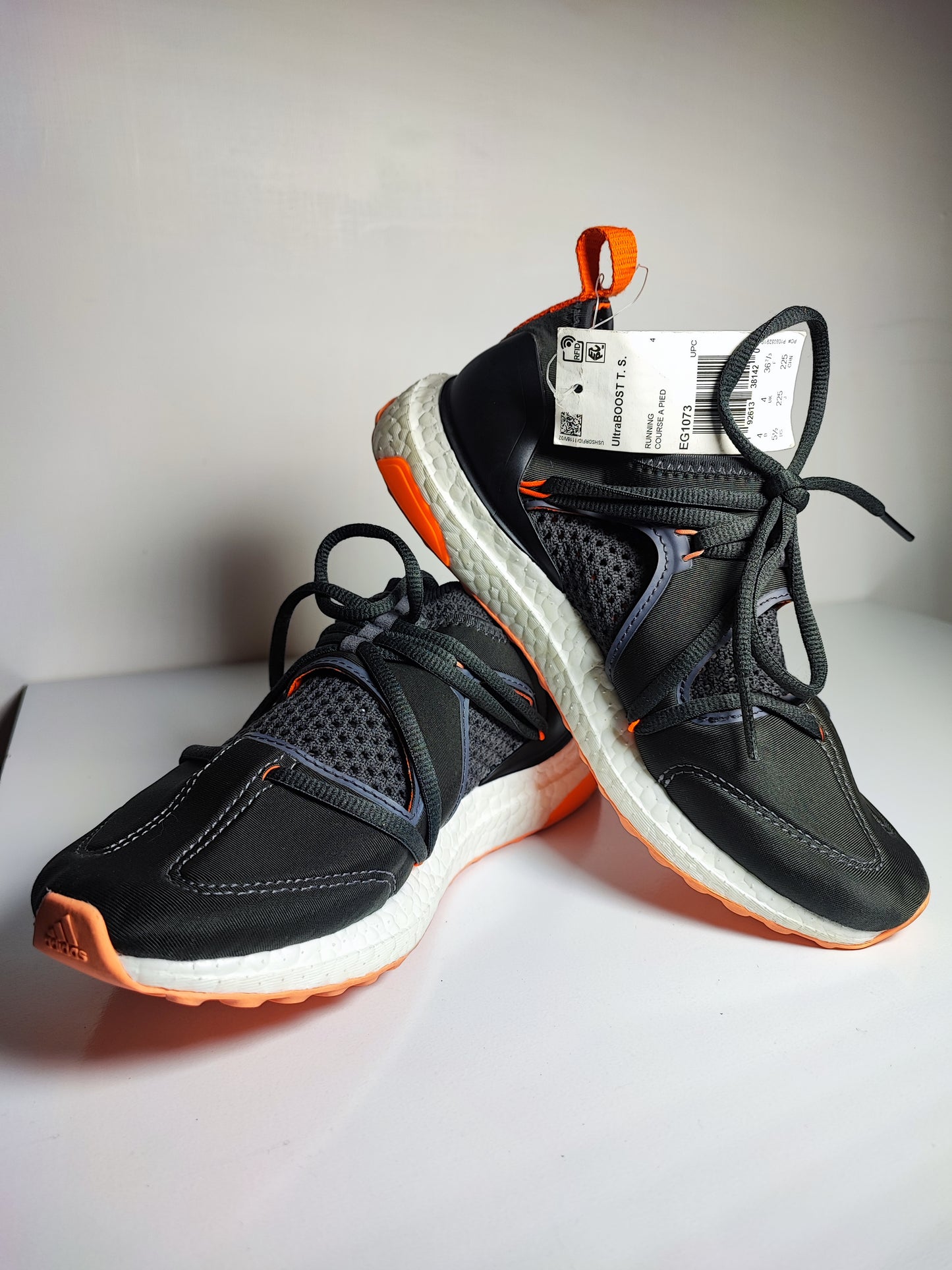 Adidas Ultraboost T.S Negro / Blanco / Naranja No 22.5