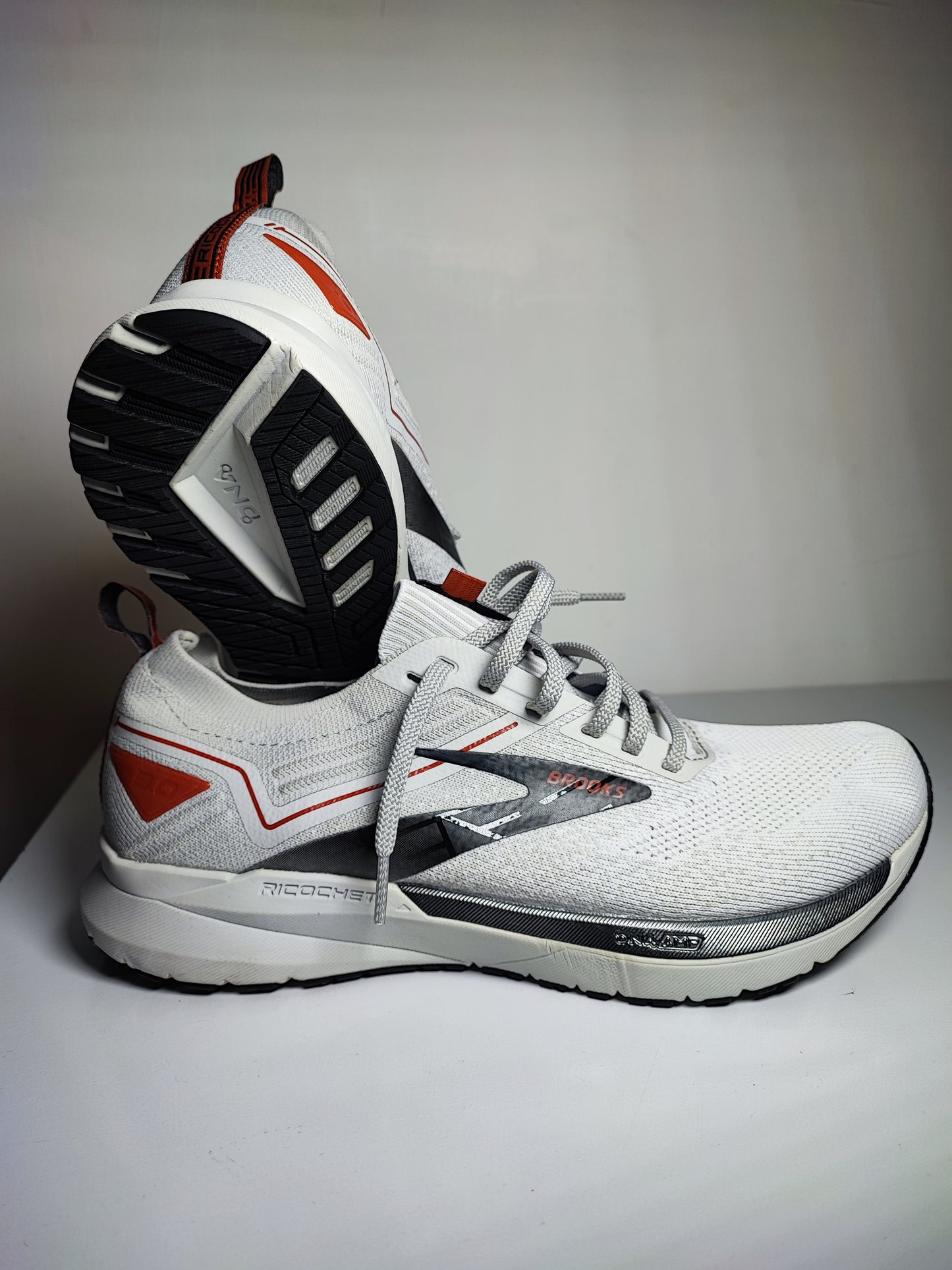 Brooks Ricochet Gris / Negro No 27.5