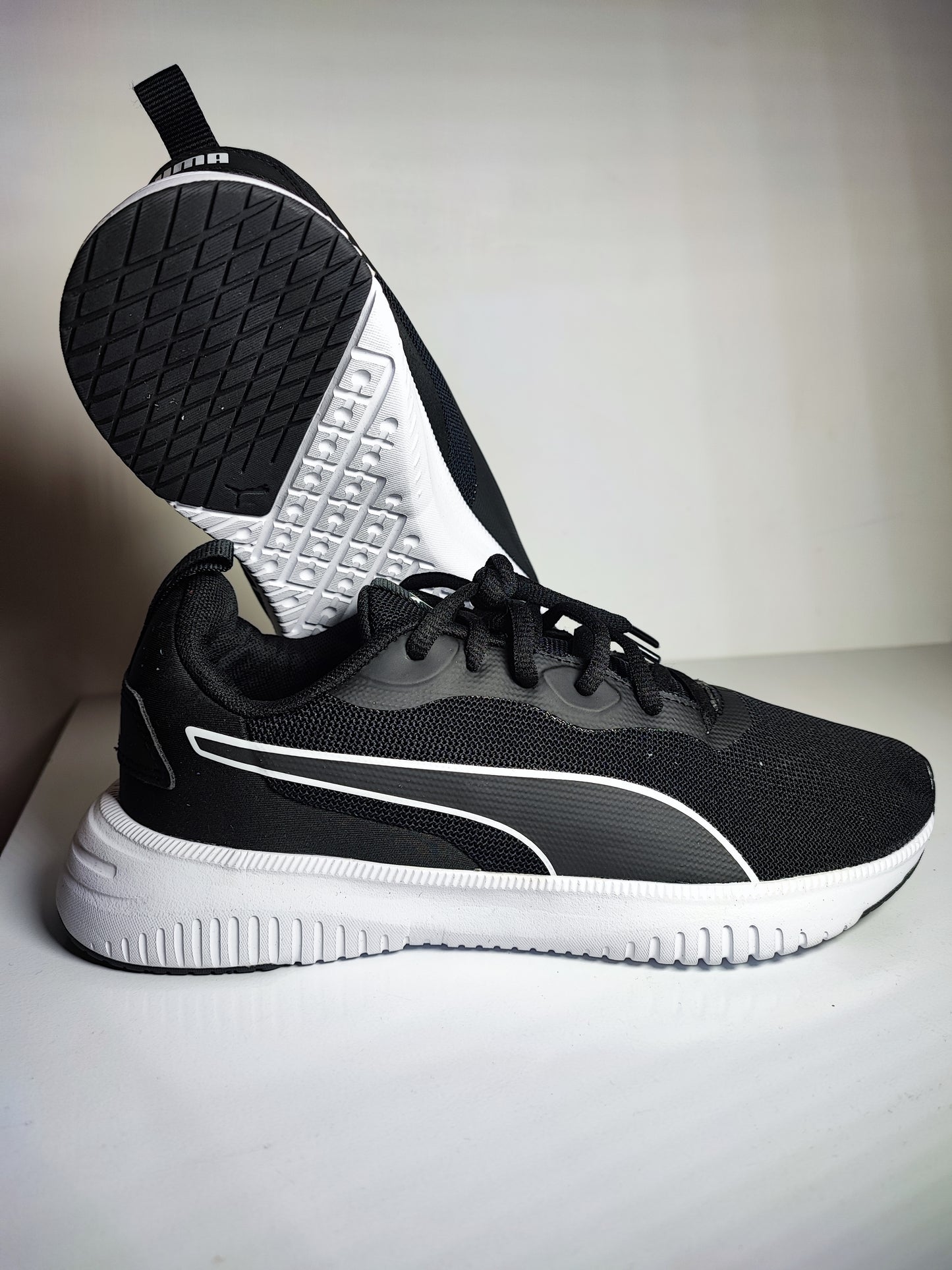 Puma Flyer Negro / Blanco No 25