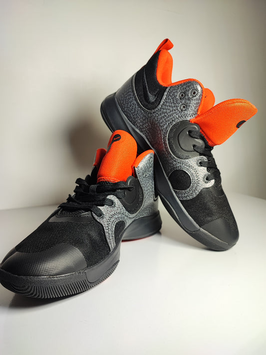 Nike Basketball Negro / Rojo No 26