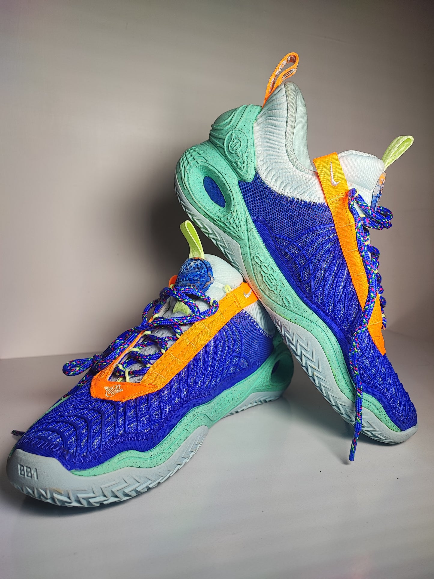Nike Cosmic Basketball No 26