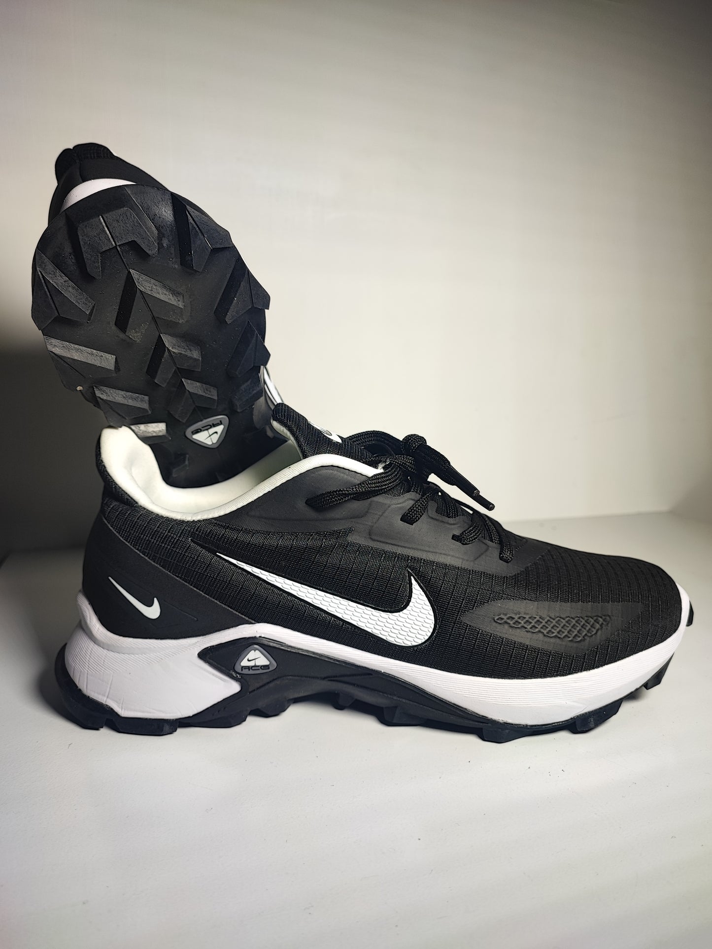 Nike ACG Trail Negro No 27