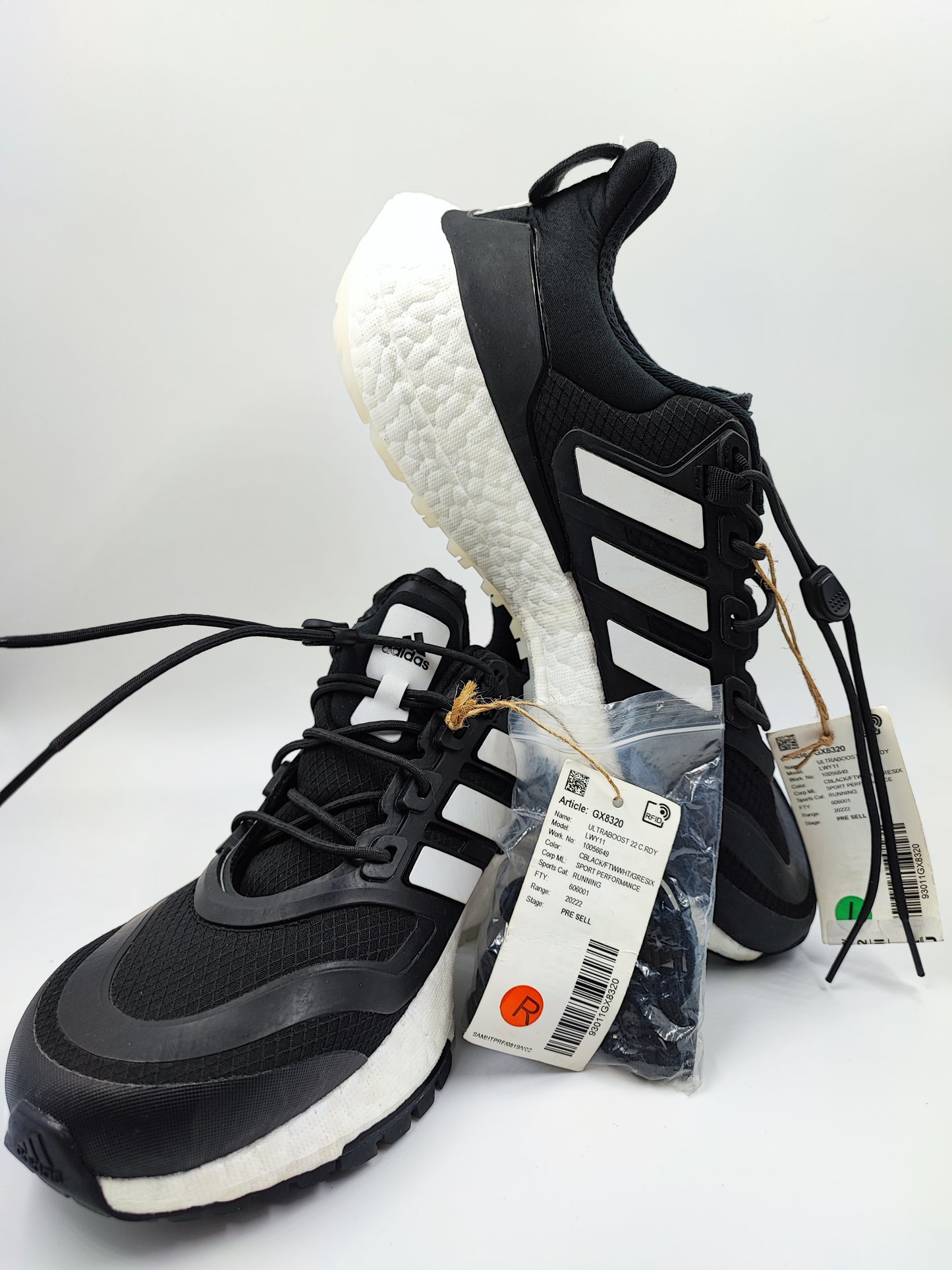 Adidas Ultraboost 2.2 Trail Running Negro / Blanco No 24