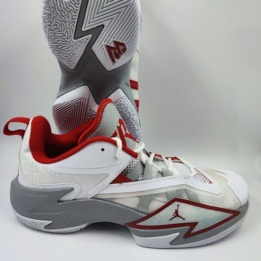 Jordan Basketball Blanco / Rojo / Gris No 27.5