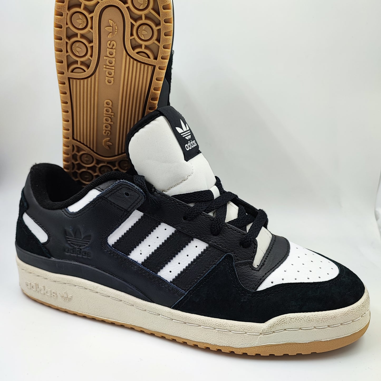 Adidas Forum Low Casual Negro / Blanco Suela Liga No 27