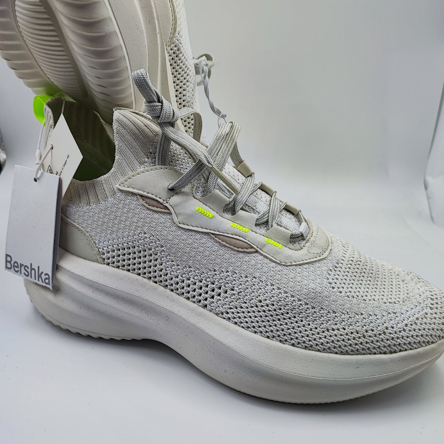 Bershka Casual Sport Beige / Verde No  26.5