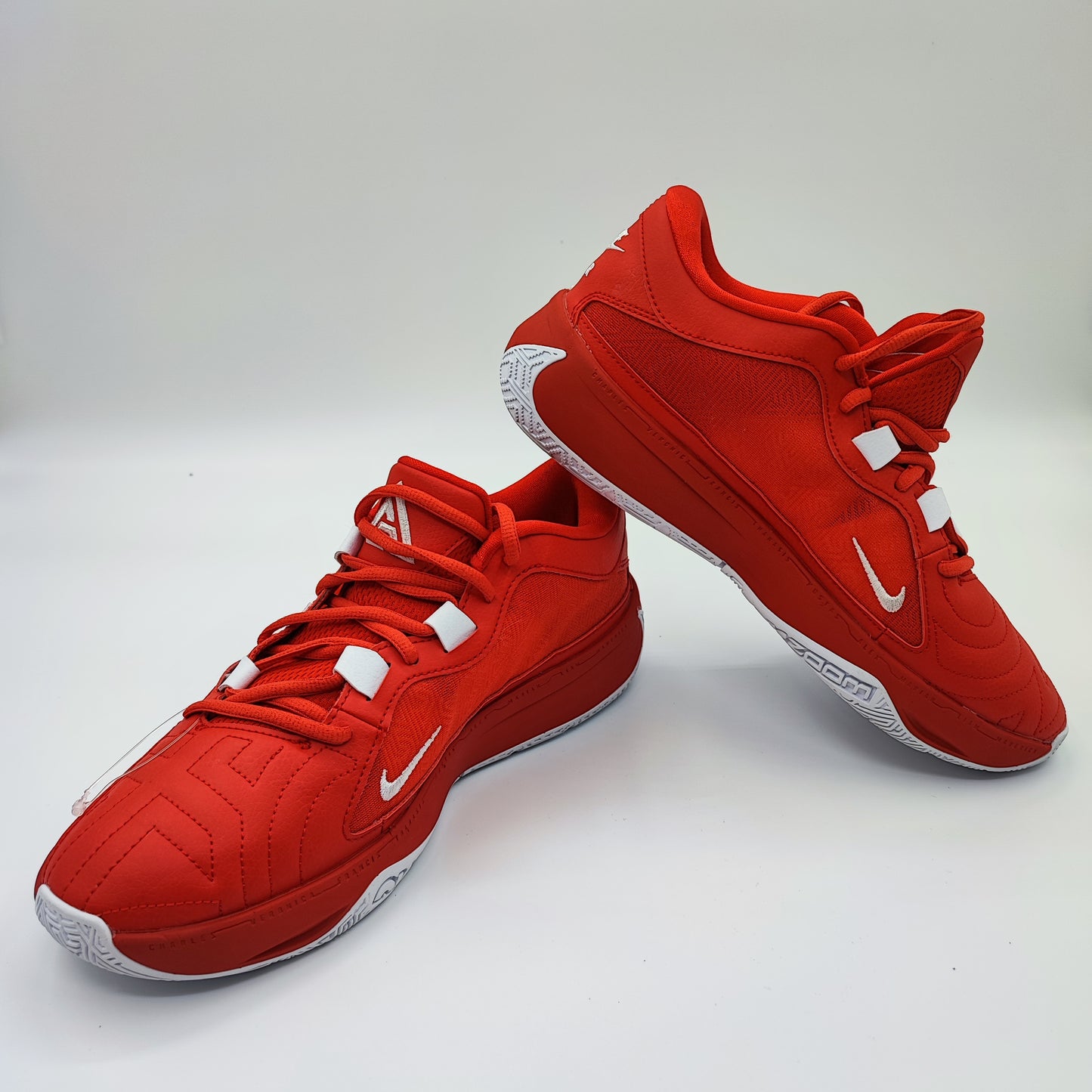 Giannis Freak 5 Basketball Low Rojo / Blanco No 26.5
