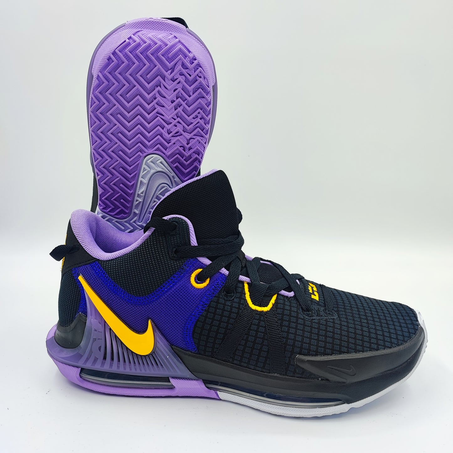 Lebron James Witness VII Basketball Performance No 27.5
