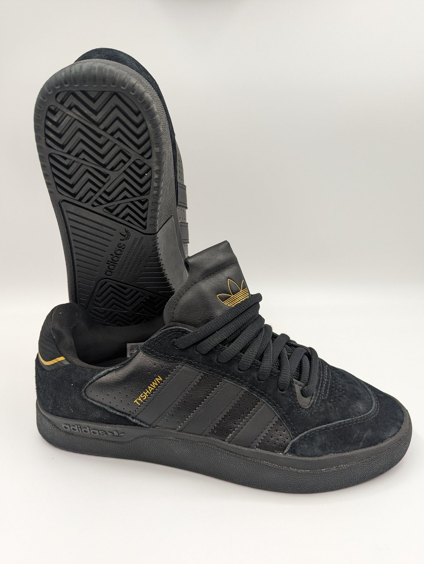 Adidas Tyshawn Jones Casual Negro / Suede / Dorado No 25.5
