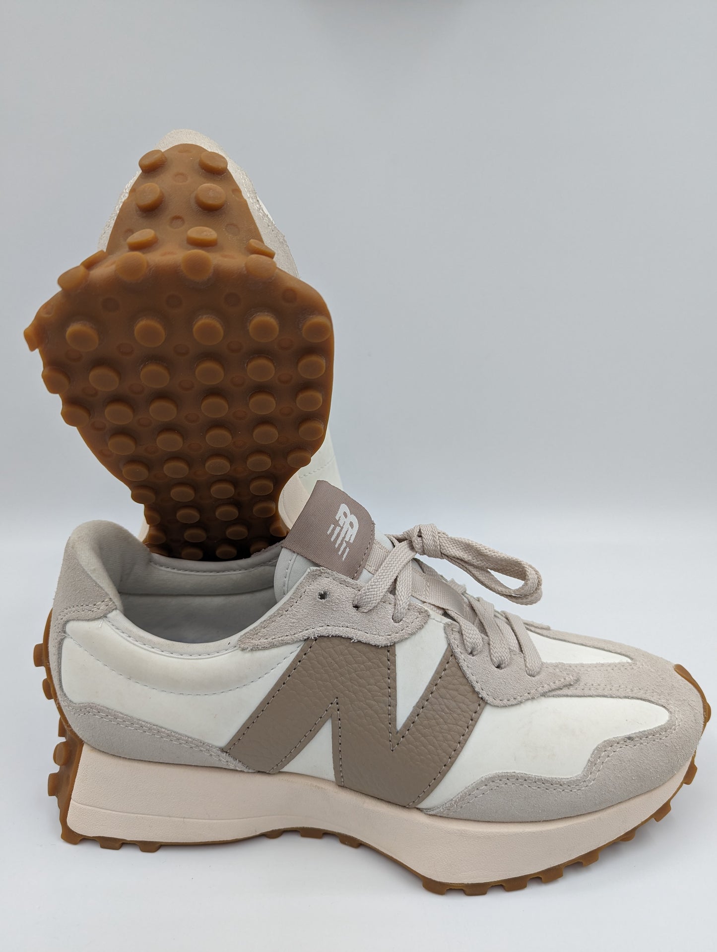 New Balance 327 Retro Casual / Training Beige / Cafe No 25