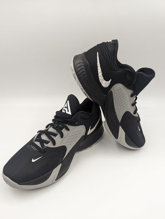Giannis Antetokoumpo Freak 4 Basketball Negro / Blanco No 24