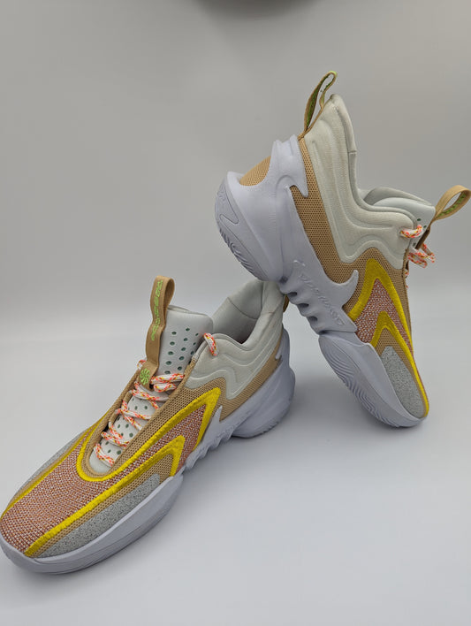 Nike Cosmic Unity 2 Basketball Casual Beige / Gris / Amarillo No 27