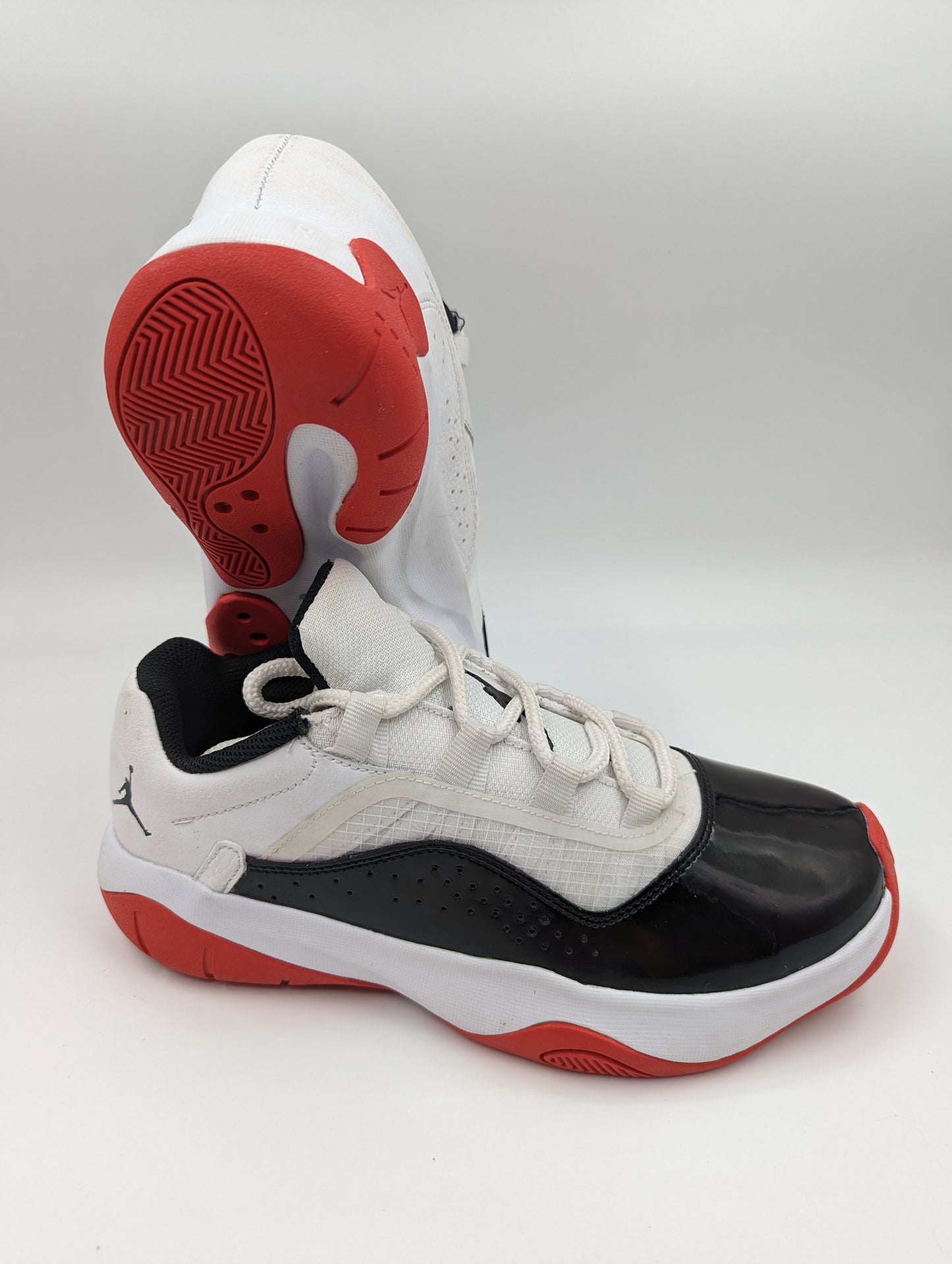 Jordan 11 Low Basketball / Casual Negro / Blanco / Rojo No 24.5