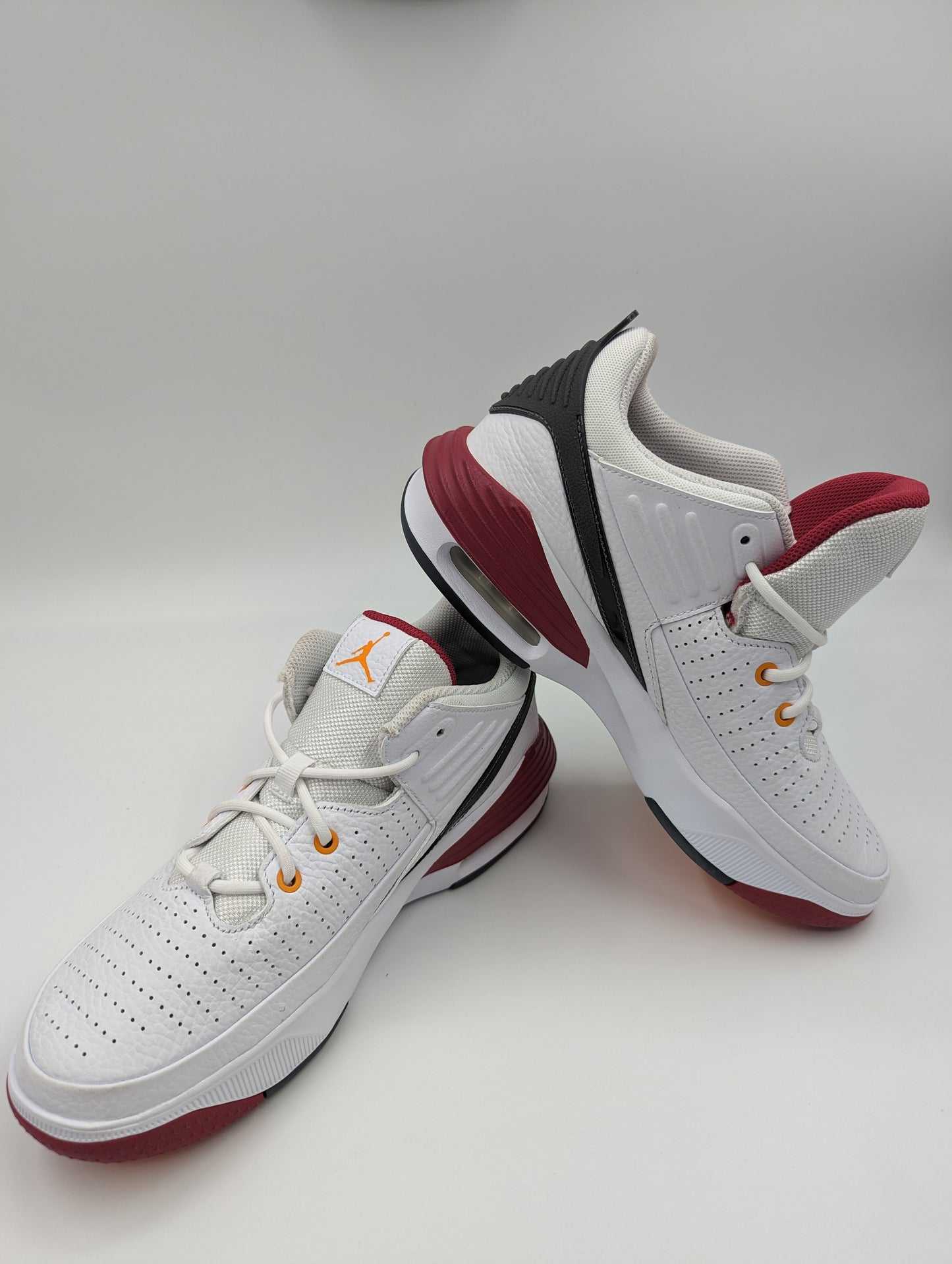 Jordan Aura Basketball Blanco / Gris / Rojo No 25.5