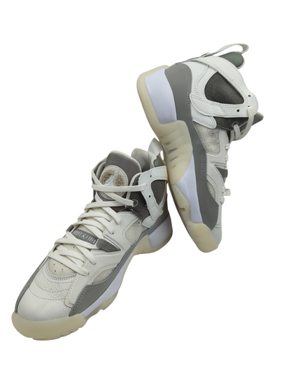 Jordan XIV Basketball Two Trey Blanco / Gris No 24.5