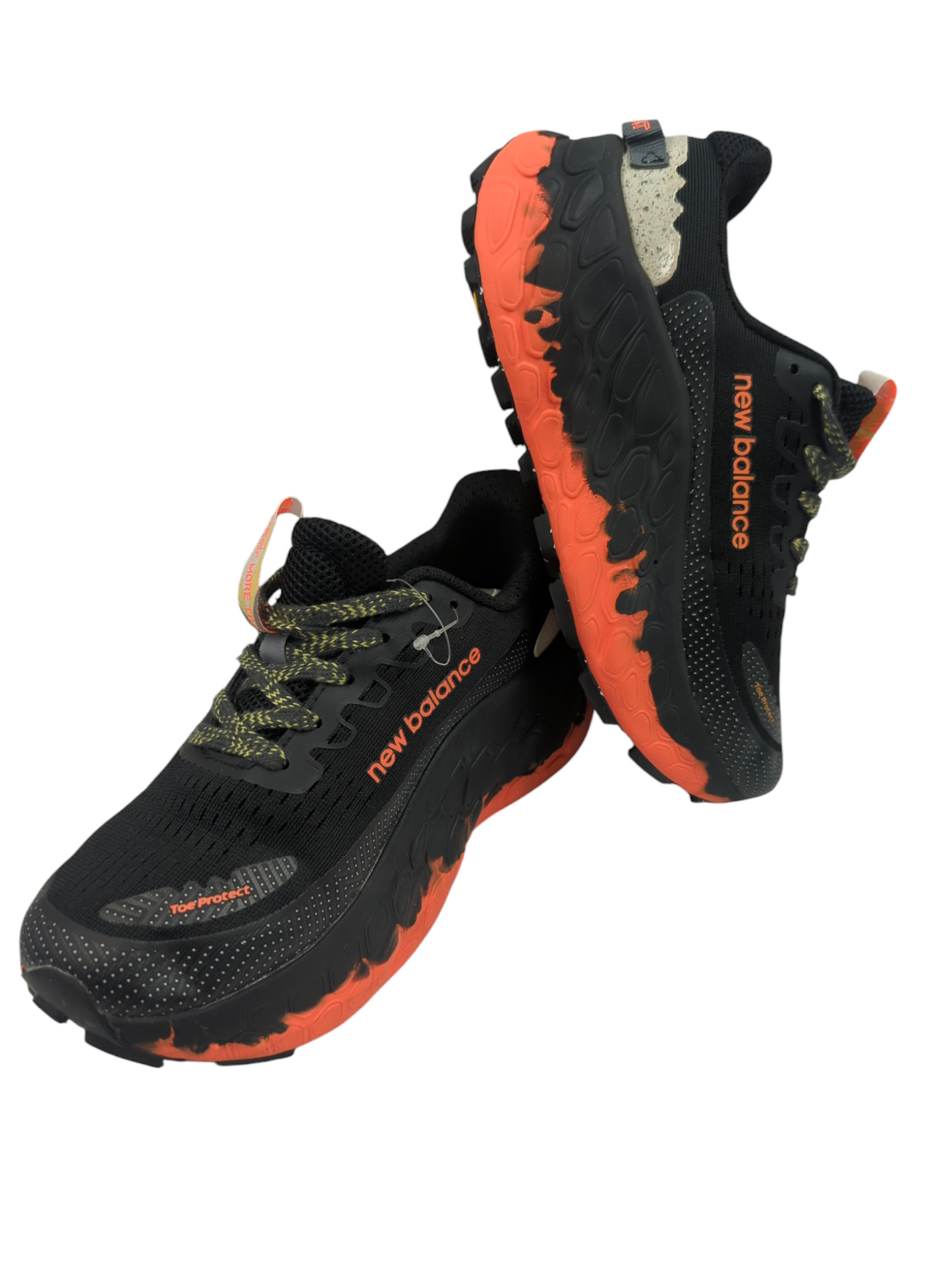 New Balance More Trail V3 Negro / Naranja No 22